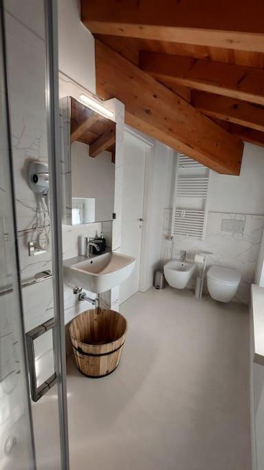 Sui Tetti Di Valeggio - Holiday Apartment Valeggio sul Mincio Luaran gambar