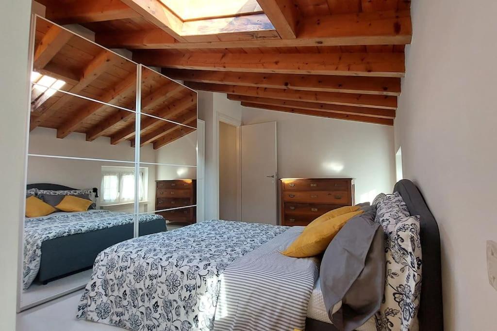 Sui Tetti Di Valeggio - Holiday Apartment Valeggio sul Mincio Luaran gambar